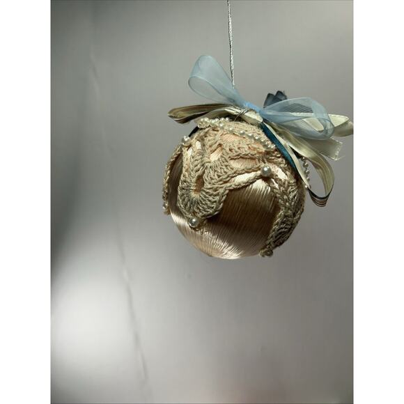 Vintage Crochet Christmas Ornaments Lot of 7 Handmade Ball Decor w/ Flowers - Picture 6 of 16